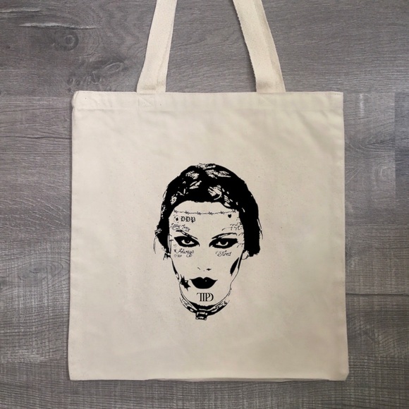 Taylor Swift TTPD Fortnight Tattoo Tote Halloween Costume - Picture 2 of 2